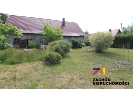 Dom wolnostojący z zabudowaniami o łącznej powierzchni zabudowy około 600m2